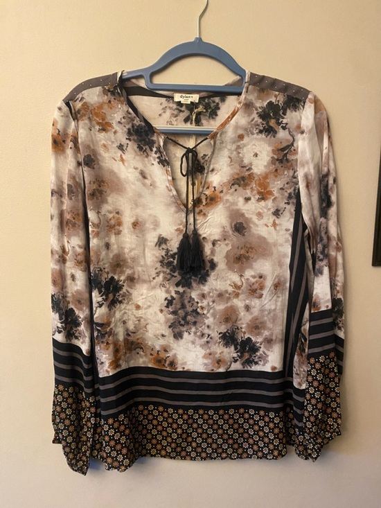 dylan Tops - dylan Neutral Floral Tie-Front Tassel Blouse 🆕